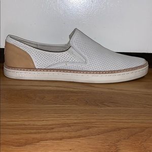 Ugg Women Adley Perf Sneakers